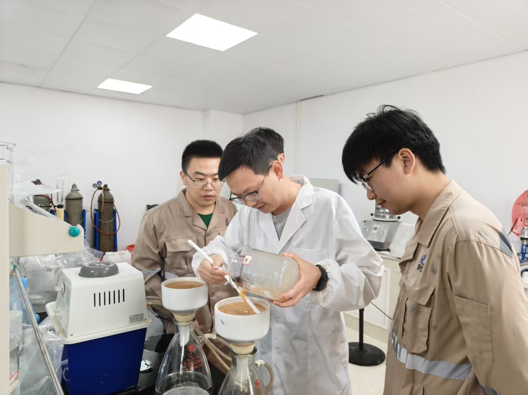 扎根锂业，攻坚路上让&ldquo;锂&rdquo;想花开｜jnh官网锂业研发部90后工程师徐苗